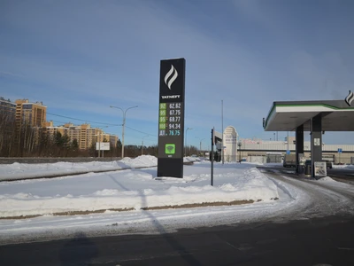 Стелла и фасад АЗС 